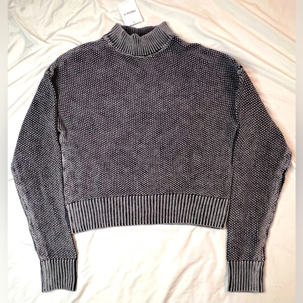 NWT Forever21 Gray Cropped Mock Neck Sweater - Picture 1 of 5